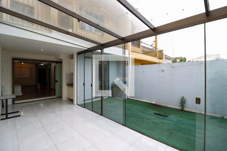 Casa à venda com 295m², 3 quartos e 2 vagasQuintal