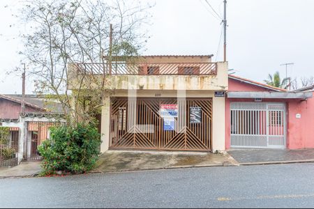 Casa à venda com 206m², 4 quartos e 2 vagas Casa à venda com 206m², 4 quartos e 2 vagasFachada