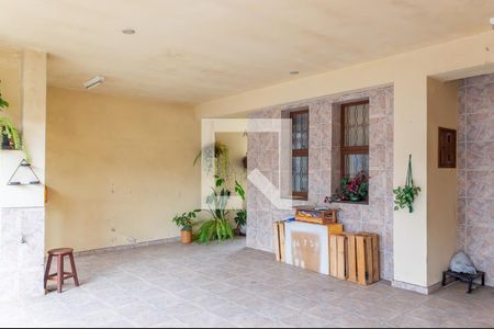 Casa à venda com 206m², 4 quartos e 2 vagas Casa à venda com 206m², 4 quartos e 2 vagasGaragem