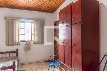 Casa à venda com 206m², 4 quartos e 2 vagas Casa à venda com 206m², 4 quartos e 2 vagasQuarto 4