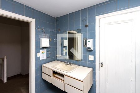 Casa à venda com 401m², 12 quartos e 5 vagasBanheiro 1