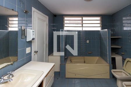 Casa à venda com 401m², 12 quartos e 5 vagasBanheiro 1