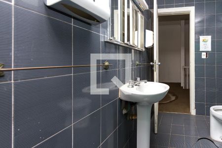 Casa à venda com 401m², 12 quartos e 5 vagasBanheiro 2