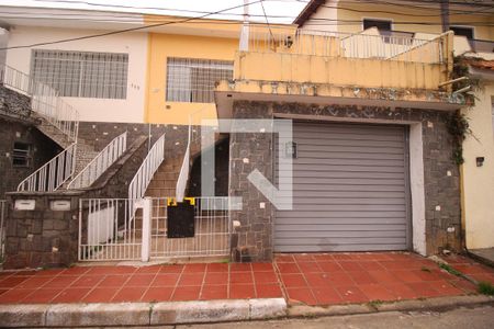 Casa à venda com 250m², 2 quartos e 1 vagaFachada