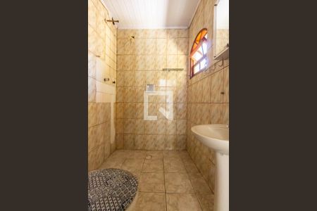 Banheiro de casa para alugar com 1 quarto, 52m² em Conjunto Residencial José Bonifácio, São Paulo