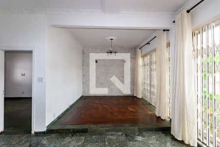 Sala de casa à venda com 4 quartos, 151m² em Vila Prudente, São Paulo