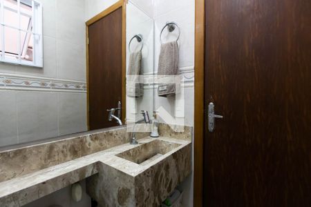 Lavabo de casa de condomínio para alugar com 2 quartos, 67m² em Vila Jacuí, São Paulo
