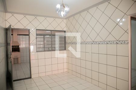 Casa para alugar com 120m², 2 quartos e 2 vagasCozinha