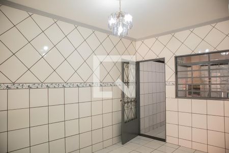 Casa para alugar com 120m², 2 quartos e 2 vagasCozinha