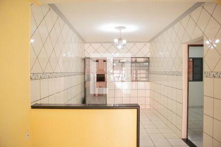 Casa para alugar com 120m², 2 quartos e 2 vagasCozinha