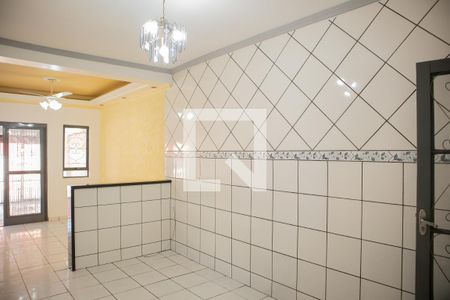 Casa para alugar com 120m², 2 quartos e 2 vagasCozinha - Armários