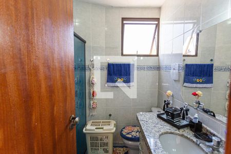 Apartamento à venda com 99m², 4 quartos e 2 vagasBanheiro da Suíte