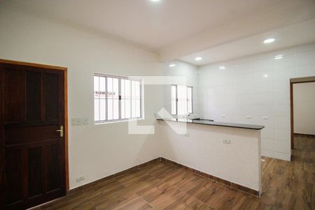 Sala de casa para alugar com 2 quartos, 50m² em Jardim Robru, São Paulo