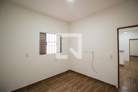 Quarto 1 de casa para alugar com 2 quartos, 50m² em Jardim Robru, São Paulo