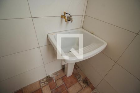 Casa para alugar com 50m², 2 quartos e 1 vagaÁrea de Serviço