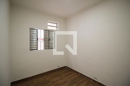 Quarto 2 de casa para alugar com 2 quartos, 50m² em Jardim Robru, São Paulo