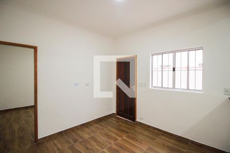 Sala de casa para alugar com 2 quartos, 50m² em Jardim Robru, São Paulo