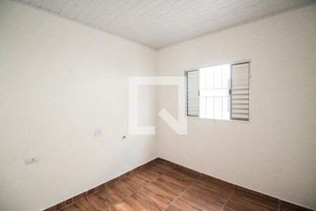 Quarto 1 de casa para alugar com 2 quartos, 50m² em Jardim Robru, São Paulo