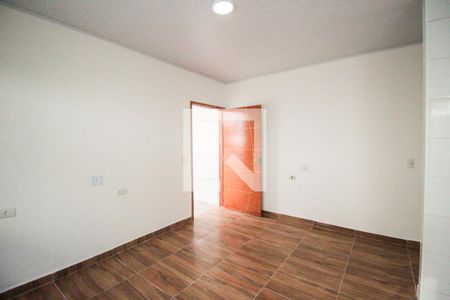 Sala de casa para alugar com 2 quartos, 50m² em Jardim Robru, São Paulo
