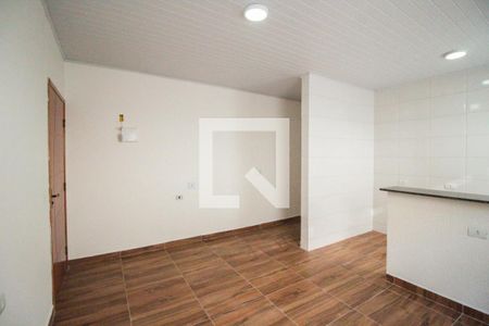 Sala de casa para alugar com 2 quartos, 50m² em Jardim Robru, São Paulo