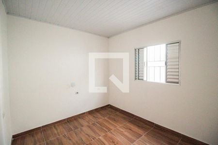 Quarto 2 de casa para alugar com 2 quartos, 50m² em Jardim Robru, São Paulo
