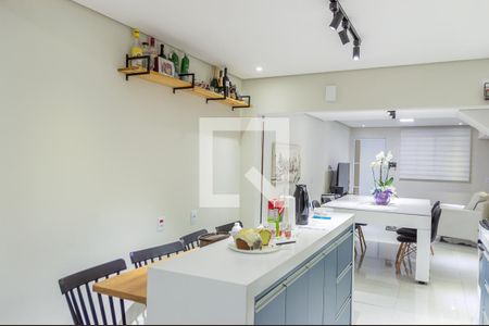 Casa à venda com 180m², 3 quartos e 2 vagas Casa à venda com 180m², 3 quartos e 2 vagasCozinha