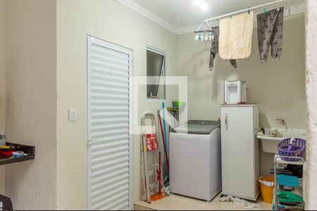 Casa à venda com 180m², 3 quartos e 2 vagas Casa à venda com 180m², 3 quartos e 2 vagasÁrea de Serviço