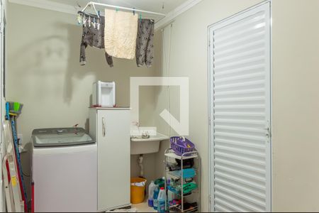 Casa à venda com 180m², 3 quartos e 2 vagas Casa à venda com 180m², 3 quartos e 2 vagasÁrea de Serviço