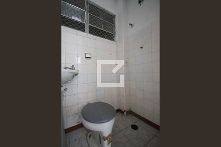 Apartamento para alugar com 70m², 2 quartos e sem vagaBanheiro de Serviço