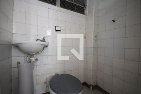 Apartamento para alugar com 70m², 2 quartos e sem vagaBanheiro de Serviço