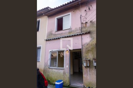Casa de condomínio para alugar com 45m², 2 quartos e 1 vaga Casa de condomínio para alugar com 45m², 2 quartos e 1 vagaFachada