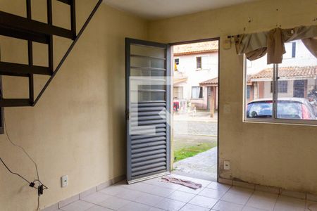 Casa de condomínio para alugar com 45m², 2 quartos e 1 vaga Casa de condomínio para alugar com 45m², 2 quartos e 1 vagaSala
