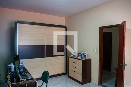 Casa à venda com 270m², 4 quartos e 1 vagaquarto 3