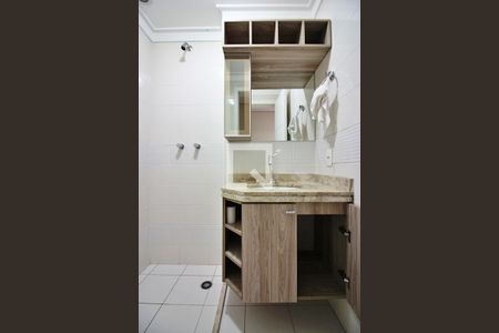 Apartamento à venda com 72m², 2 quartos e 2 vagasBanheiro Social