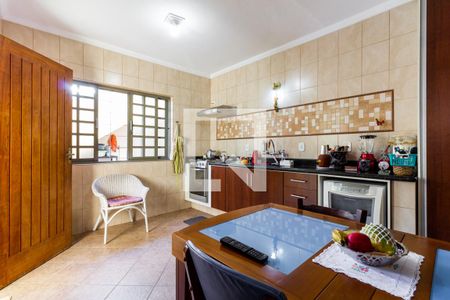 Casa para alugar com 427m², 4 quartos e 9 vagas Casa para alugar com 427m², 4 quartos e 9 vagasCozinha