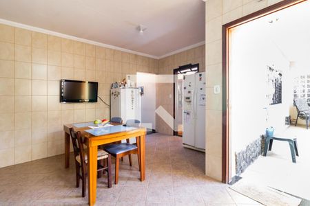 Casa para alugar com 427m², 4 quartos e 9 vagas Casa para alugar com 427m², 4 quartos e 9 vagasCozinha