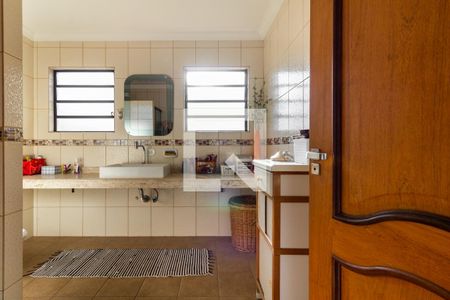 Banheiro 2 de casa para alugar com 4 quartos, 427m² em Vila Uberabinha, São Paulo