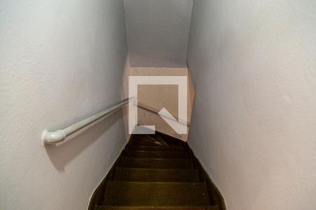 Casa à venda com 78m², 2 quartos e 1 vaga Casa à venda com 78m², 2 quartos e 1 vagaEscada