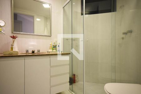 Apartamento à venda com 230m², 4 quartos e 4 vagas Apartamento à venda com 230m², 4 quartos e 4 vagasBanheiro suíte 1