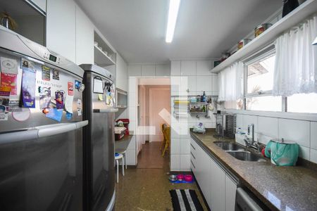 Apartamento à venda com 230m², 4 quartos e 4 vagas Apartamento à venda com 230m², 4 quartos e 4 vagasCozinha