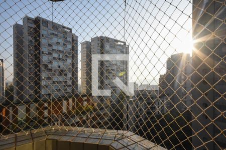 Apartamento à venda com 230m², 4 quartos e 4 vagas Apartamento à venda com 230m², 4 quartos e 4 vagasVista da suíte 1