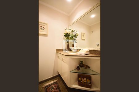 Apartamento à venda com 230m², 4 quartos e 4 vagas Apartamento à venda com 230m², 4 quartos e 4 vagasLavabo