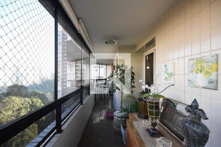 Varanda gourmet	 de apartamento à venda com 4 quartos, 230m² em Jardim Londrina, São Paulo