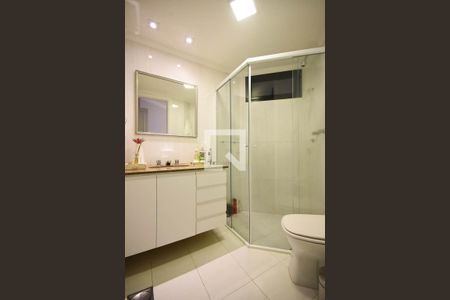 Apartamento à venda com 230m², 4 quartos e 4 vagas Apartamento à venda com 230m², 4 quartos e 4 vagasBanheiro suíte 1