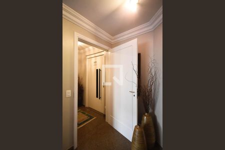 Apartamento à venda com 230m², 4 quartos e 4 vagas Apartamento à venda com 230m², 4 quartos e 4 vagasHall de entrada