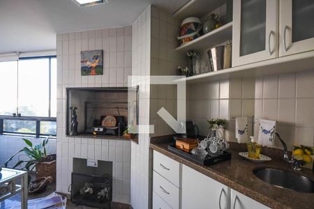 Apartamento à venda com 230m², 4 quartos e 4 vagas Apartamento à venda com 230m², 4 quartos e 4 vagasVaranda gourmet