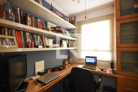 Apartamento à venda com 230m², 4 quartos e 4 vagas Apartamento à venda com 230m², 4 quartos e 4 vagasQuarto de serviço 2