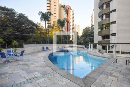 Apartamento à venda com 230m², 4 quartos e 4 vagas Apartamento à venda com 230m², 4 quartos e 4 vagasPiscina