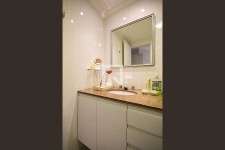 Apartamento à venda com 230m², 4 quartos e 4 vagas Apartamento à venda com 230m², 4 quartos e 4 vagasBanheiro suíte 1