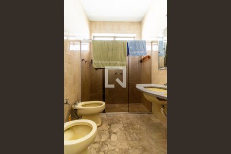 Apartamento à venda com 470m², 3 quartos e 2 vagas Apartamento à venda com 470m², 3 quartos e 2 vagasBanheiro da Suíte 1